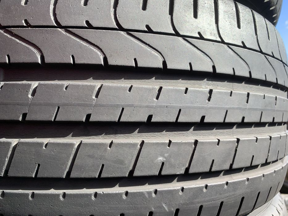 225/35R19 Pirelli