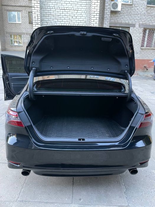 Toyota camry официал