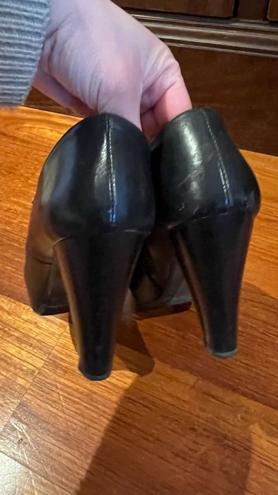 Botins pretos de pele Meu Pé