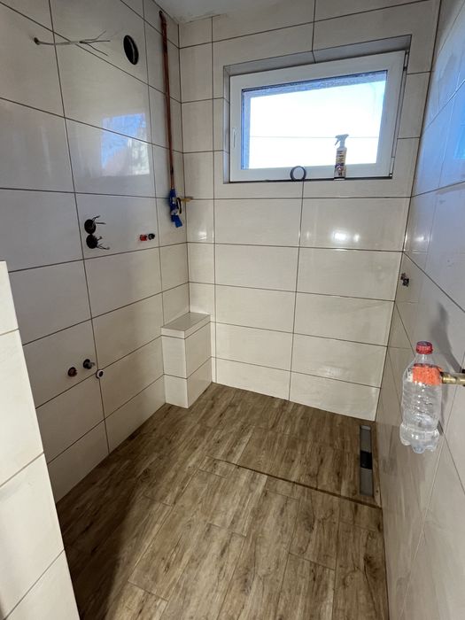 Lazienki, kafle, wykonczenia wnętrz