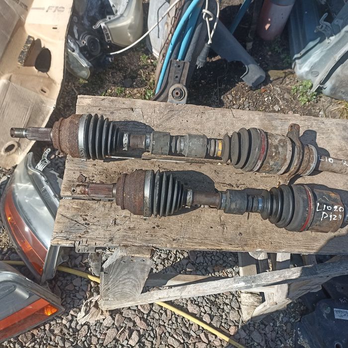 Мітсубісі ланцер 10 2.0 дизель  полуось L R