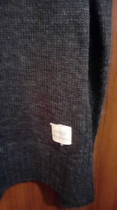 Sweter męski szary rozmiar L zapinany na 3 guziki pod szyją