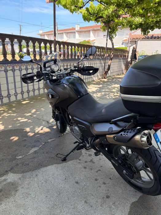 Vendo mota BMW de 2012 em ótimo estado geral