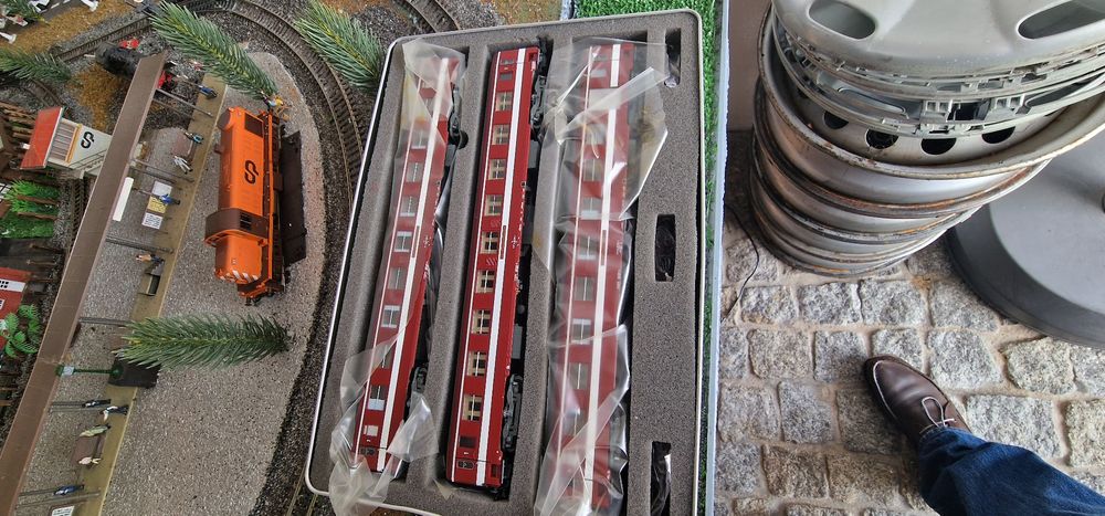 Carruagens iluminadas interior novas alta gama.