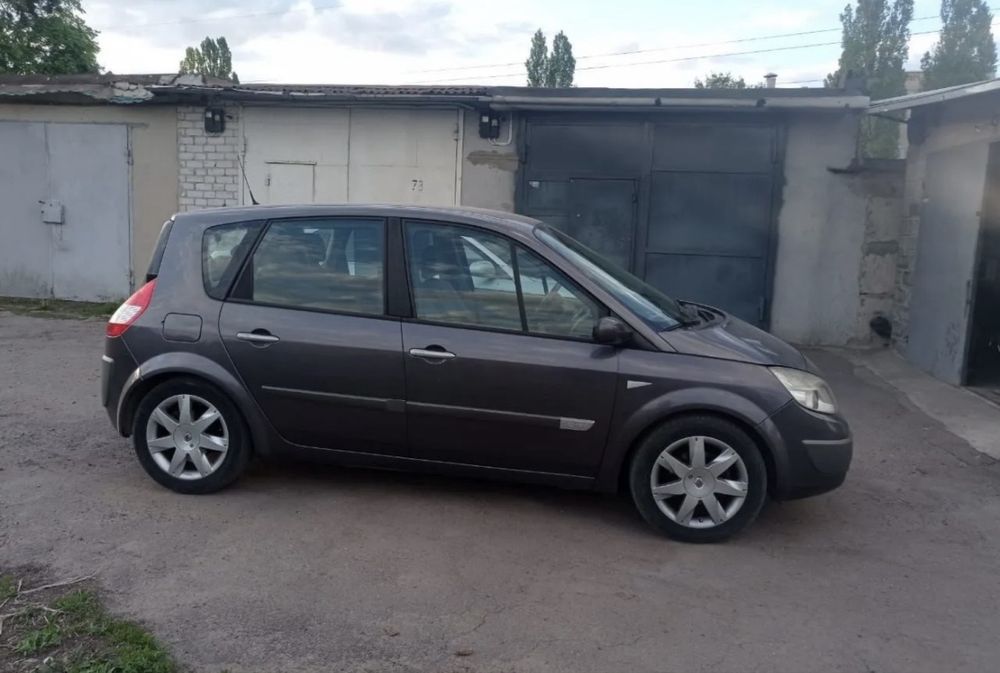 Renault Scenic 2005 год