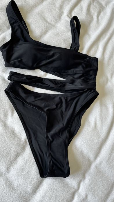 Купальник чорного кольору