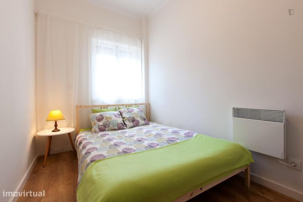 Quarto - localizado em Cedofeita Porto