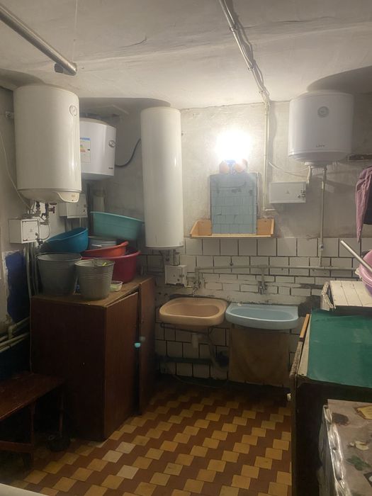 Пррдам кімнату в центрі