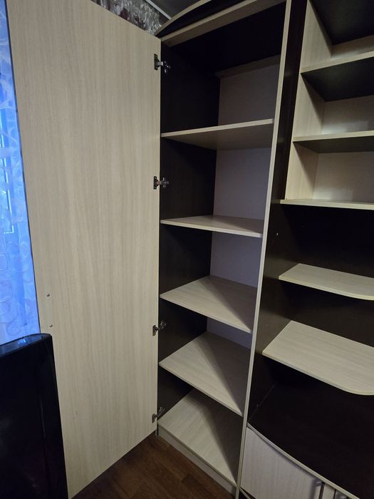 Продам стенку б/в