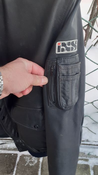 Mужская кожаная куртка-бомбер IXS Швейцария черного цвета.EU 54.