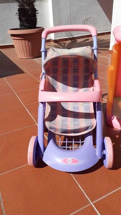 Várias peças de brinquedos