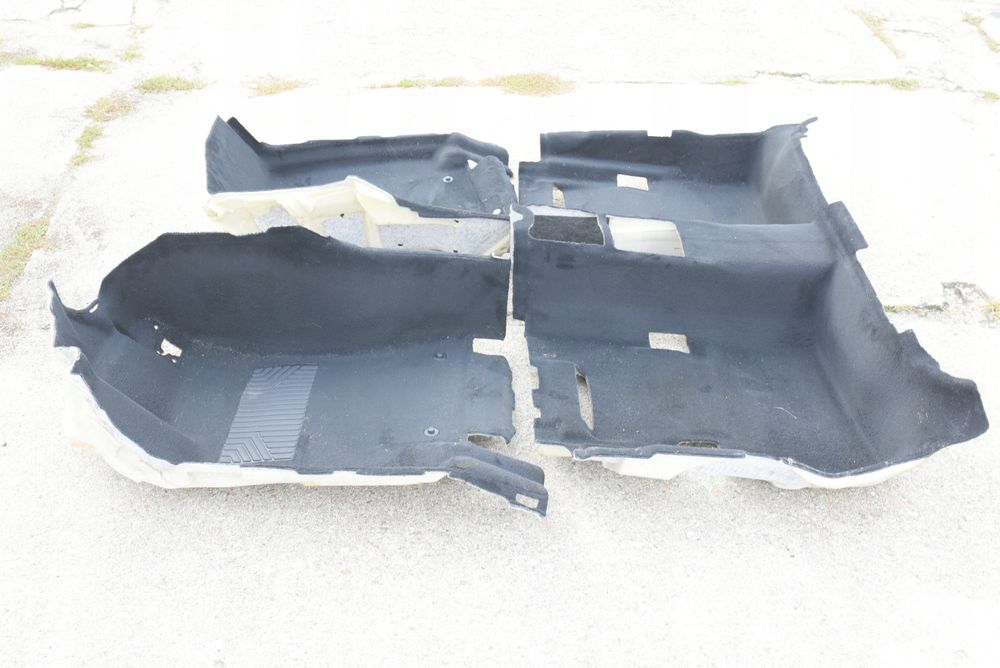 mercedes w213 kombi wykładzina podłoga dywan czarna kpl.