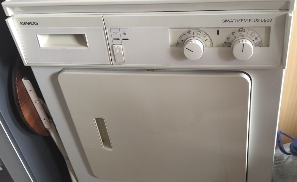 Máquina de secar roupa