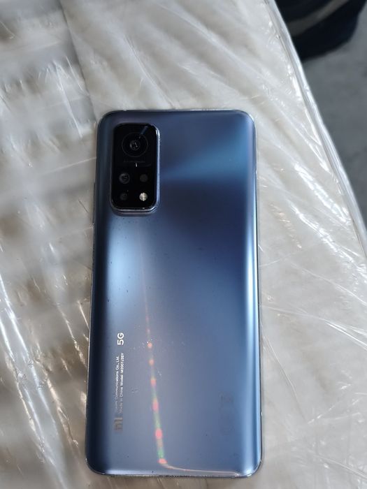 Xiaomi Mi 10T  Xiaomi Mi 10T — субфлагманский смартфон 2020 года