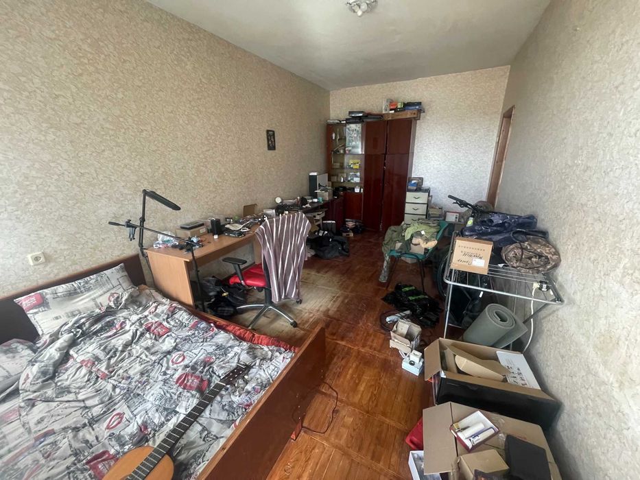 Продам 2к Гарматна 18, сталінка