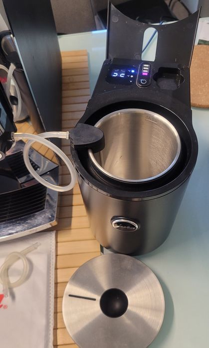 Jura Cool Control 1 litr.chłodziarka mleka.