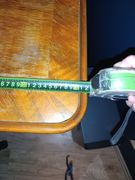 Biurko antyczne, zgrabne.