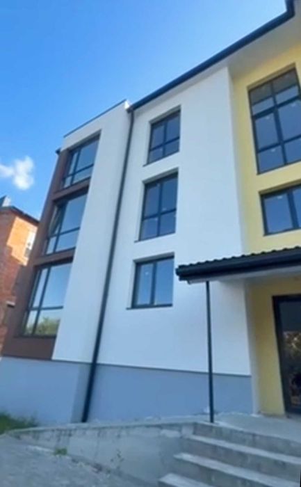 Продається 3-кімнатна квартира в ЖК "Пори року" с. Солонка