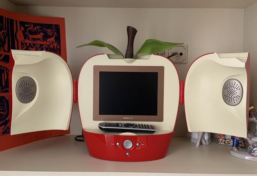 Телевізор у вигляді яблука Hannspree HANNSa red