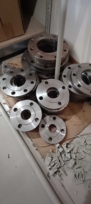 Сантехника,радиаторы,трубы для отопления,канализация,задвижки