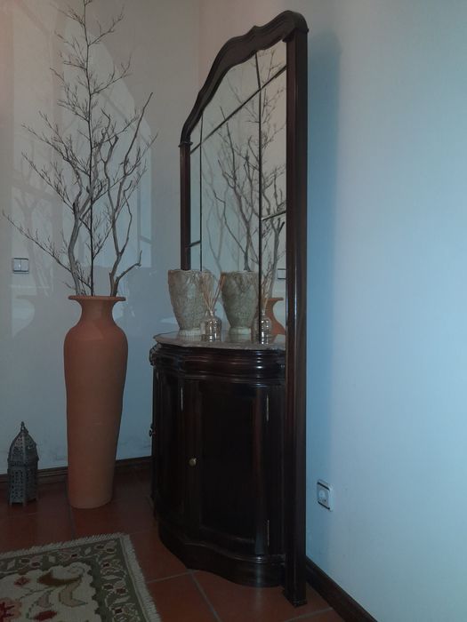 Móvel de hall de entrada com base em mármore e espelho (em mogno)