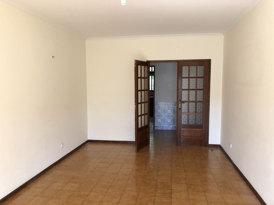 Aluga-se Apartamento T2, Sto. António dos Olivais, Coimbra