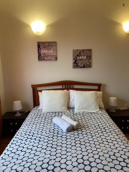 Quarto - localizado em Cedofeita Porto