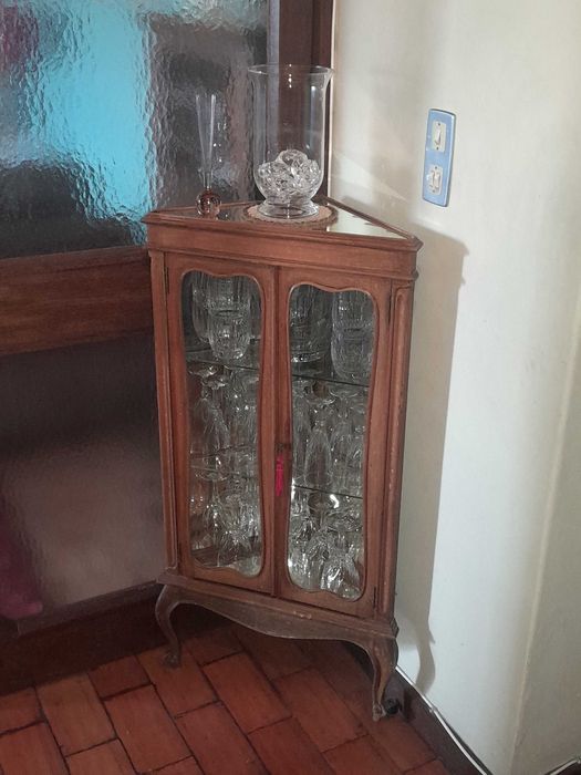 Vendo vitrine com luz,em bom estado,,PORTO
