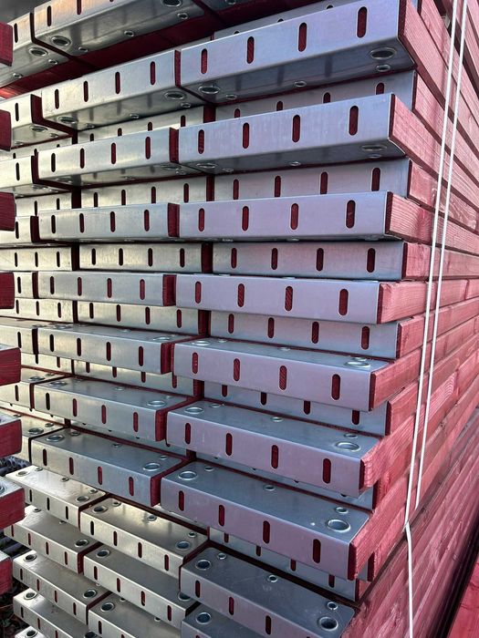 Szczytowe rusztowanie stalowe, podest 2,5m system Plettac na piny 53m2