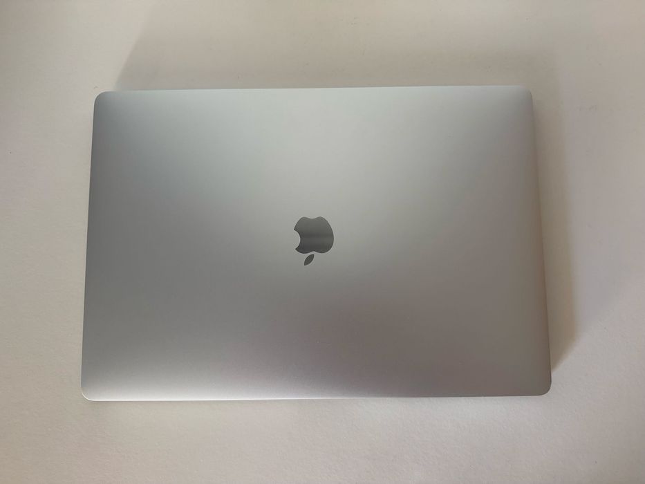 Apple MacBook Pro 16" / 16 GB RAM / 512 GB SSD (Excelente Estado)