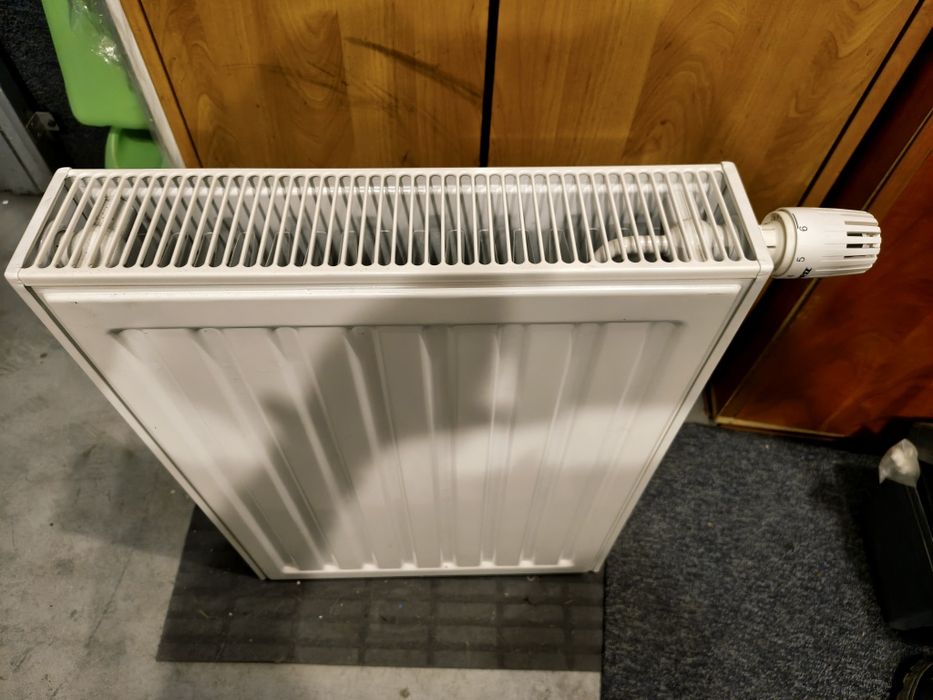 Grzejnik Radison 45x60 z głowicą/terostatem