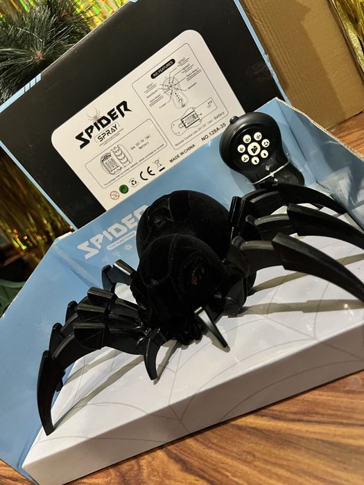 Павук на управлінні тарантул цікава іграшка для дитини паук игрушки
