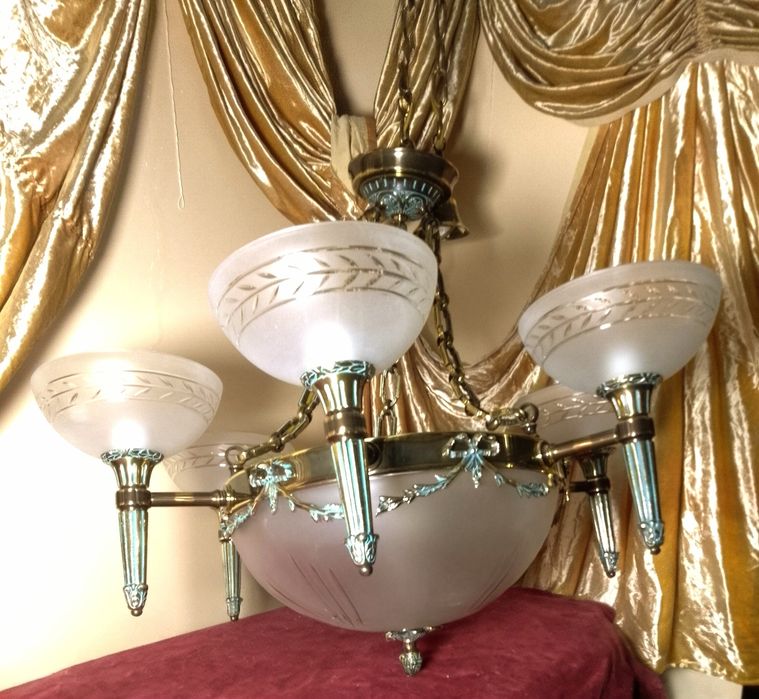 Бра, та люстра в виде факела