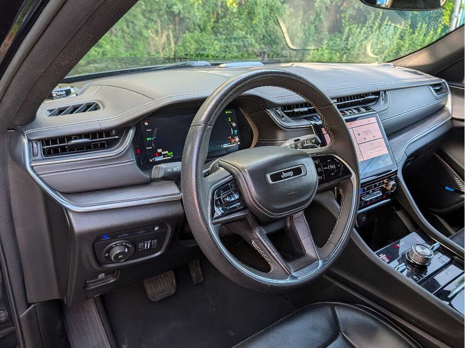 Jeep Grand Cherokee 4xe Hybrid      2024
