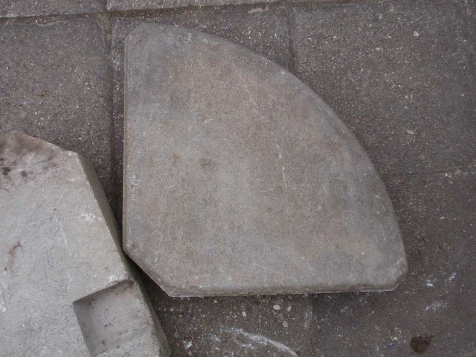 Podstawa pod stojak parasol betonowa niekompletna 3szt z 4