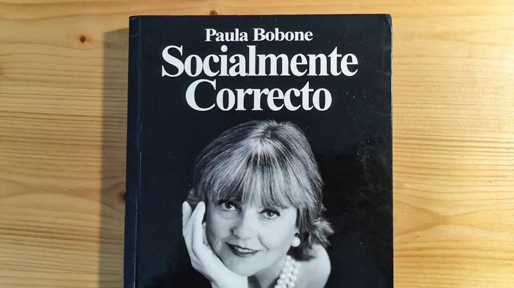 Paula Bobone - Socialmente Correcto - Livro