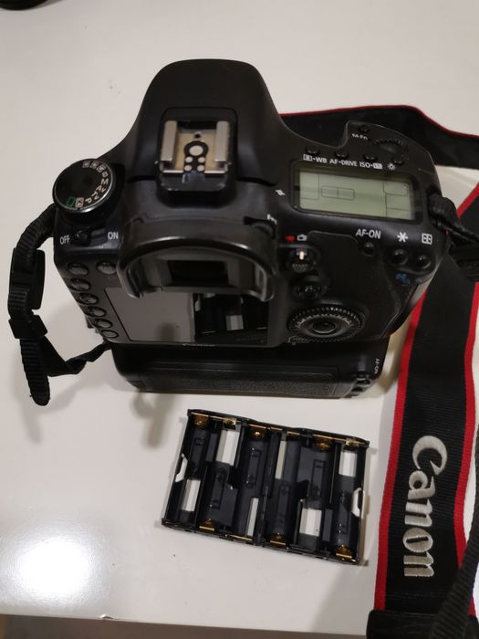 Canon EOS 7D + Grip e oferta de lente