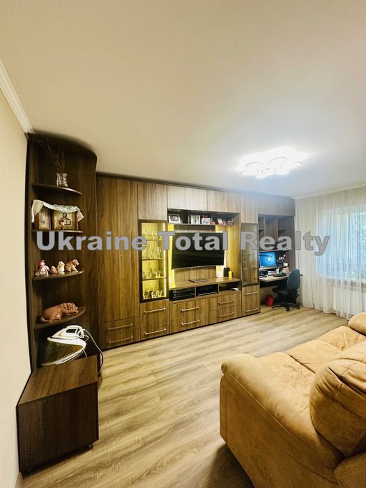 Метро Вирлиця 5хв! 3 кімнатна квартира 73м2! Вулиця Вербицького 34