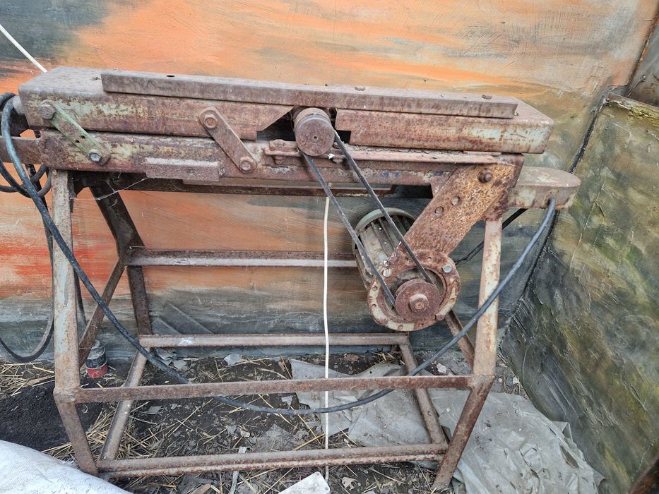 Cheblarka do cheblowania drewna
Silnik 3.5 km