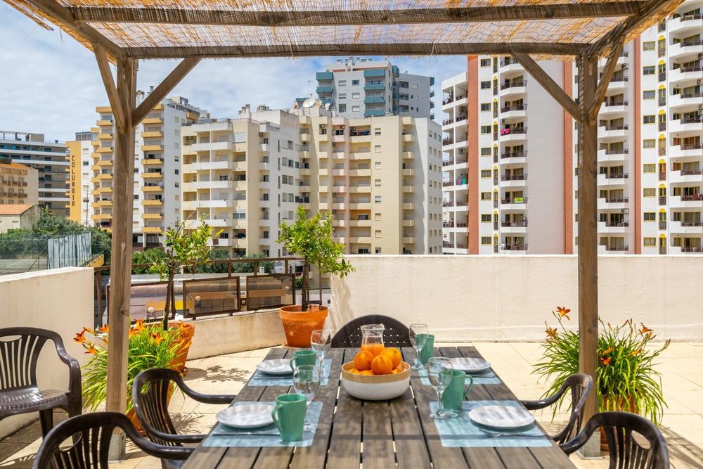 Terraço de sol T2 férias com terraço a 200m da praia  com ar condicionado