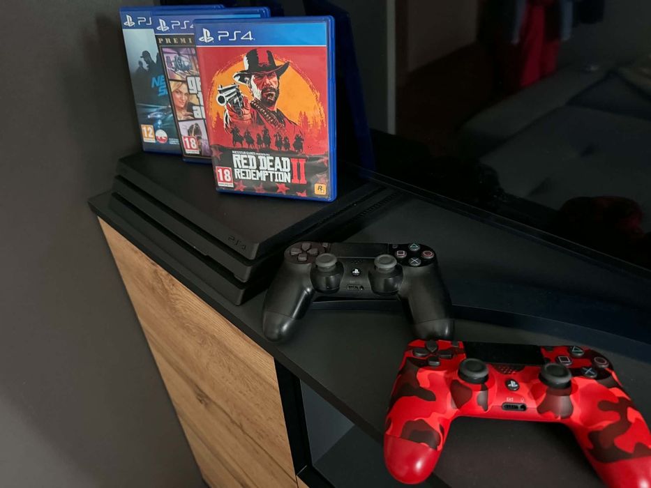 Play station 4Pro 1T