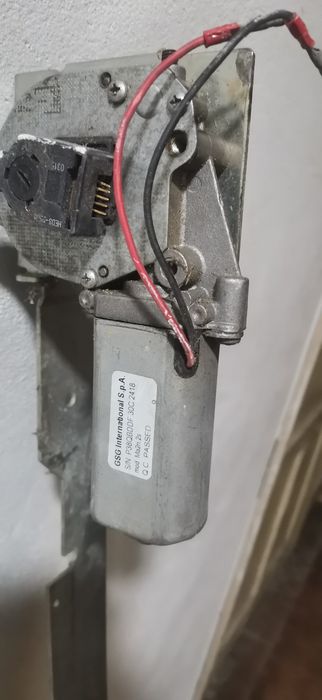 Штанга с привода и раздвижных дверей