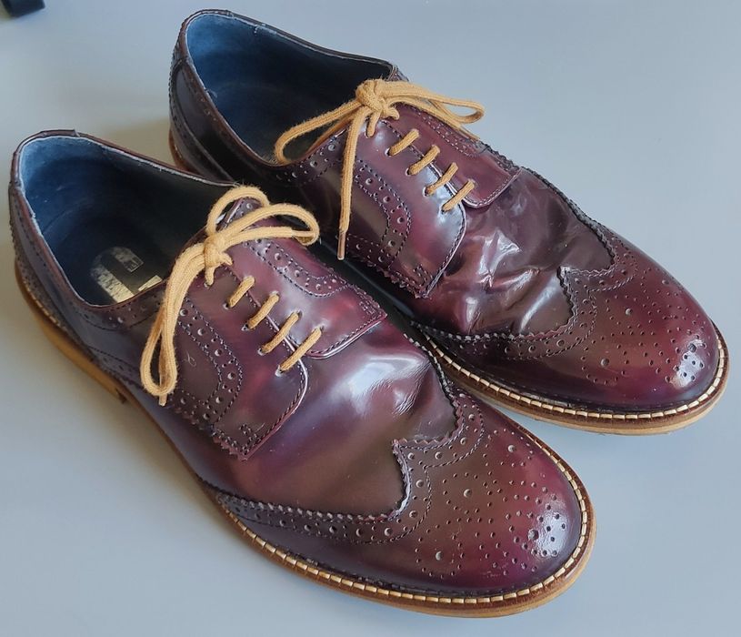 Sapatos em pele para homem