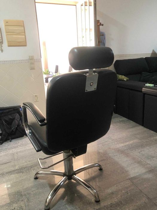 Cadeira de cabeleireiro / barbearia / Estética com apoio de cabeça