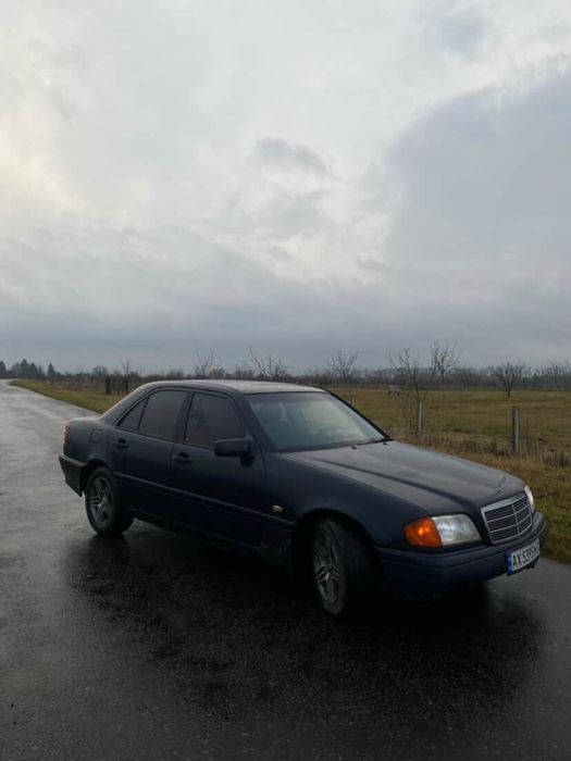 Продам Мерседес 202