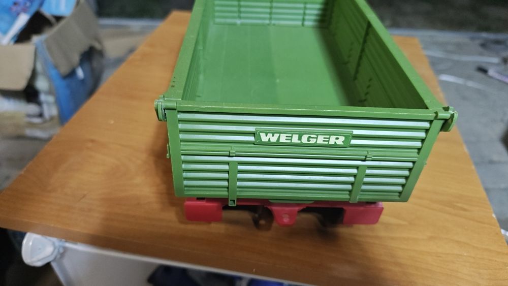 Bruder przyczepa welger