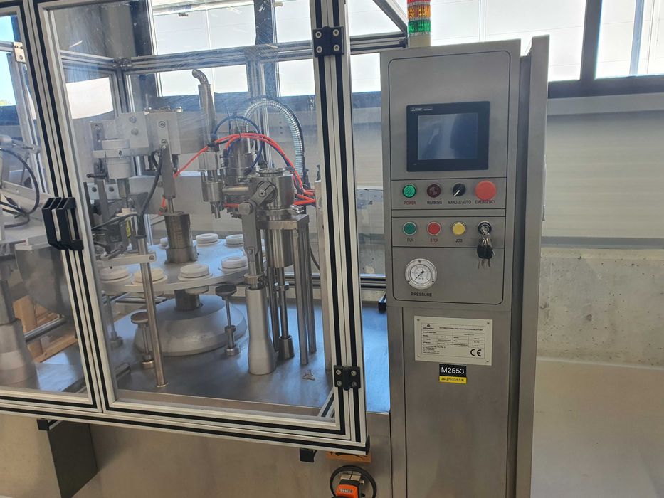 Automatyczna linia konfekcjonująca tuby