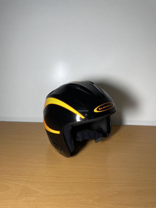 Kaski narciarskie różne modele oraz rozmiary