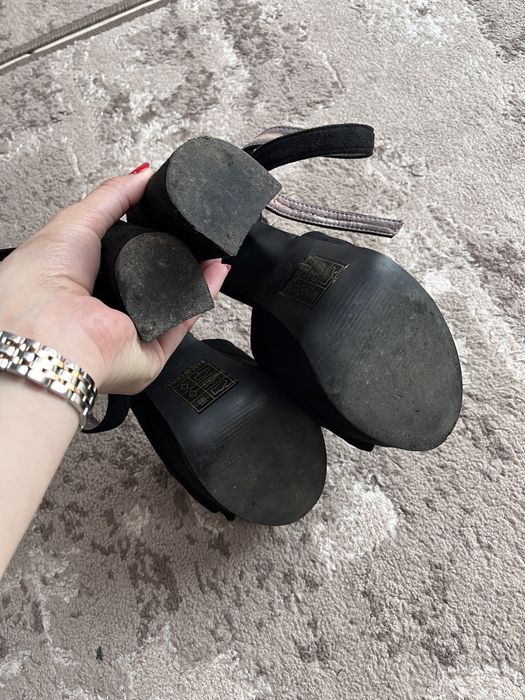 велюрове взуття на підборах 38р