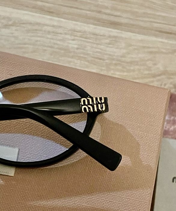 Okulary Miu Miu old money czarny